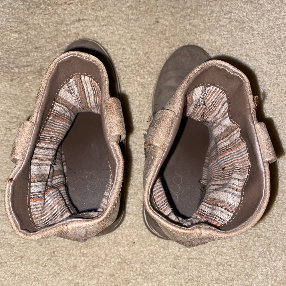 Boots - Picture 3 of 3